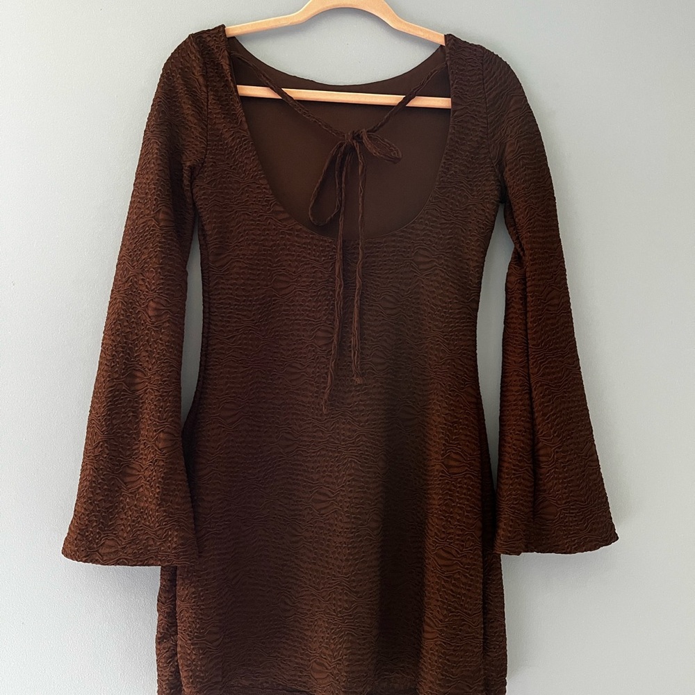 Elegant Brown Long-Sleeve Dress